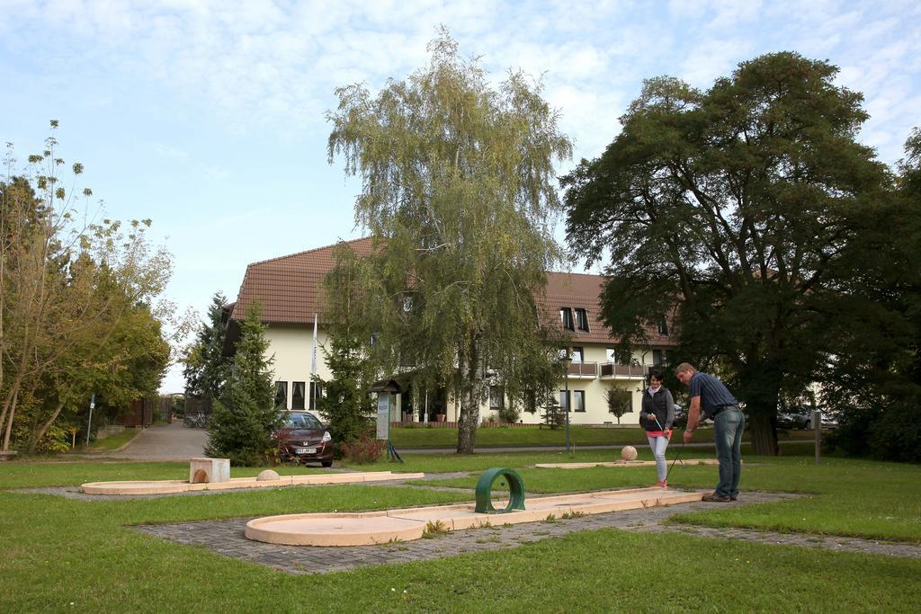 Sonnenhotel Feldberg Am See Mit Schwimmbad, Sauna Und Dampfbad Feldberger Seenlandschaft Extérieur photo